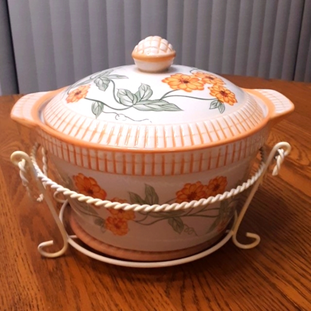 Temp-tations by Tara 2.5 Quart Morning Glory Ovenware Dish with Wire Rack